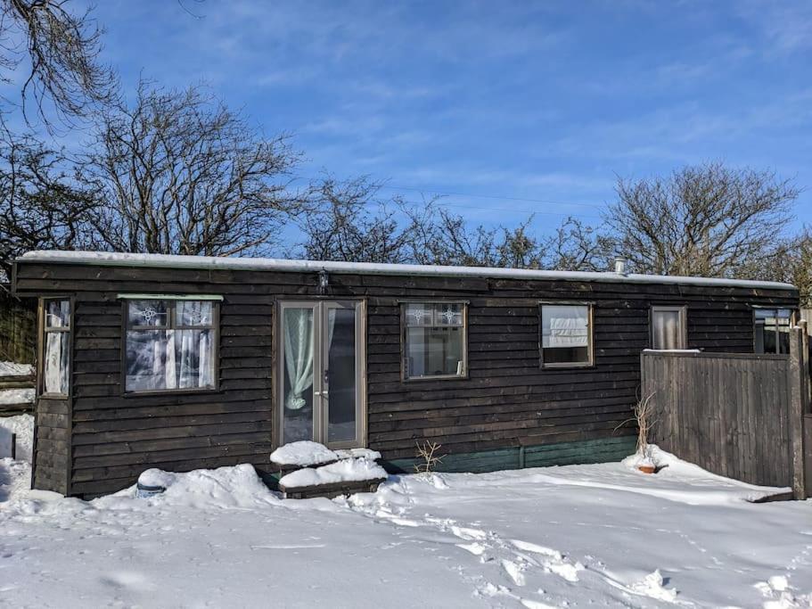 Ferny Roost Cabin. Wrexham Ngoại thất bức ảnh