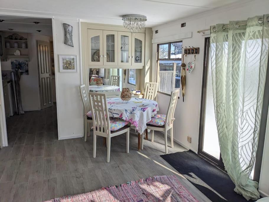Ferny Roost Cabin. Wrexham Ngoại thất bức ảnh