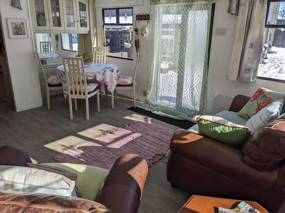 Ferny Roost Cabin. Wrexham Ngoại thất bức ảnh